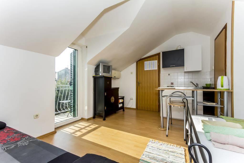 Split Center Apartments エクステリア 写真
