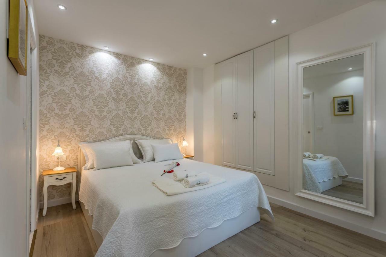 Split Center Apartments エクステリア 写真