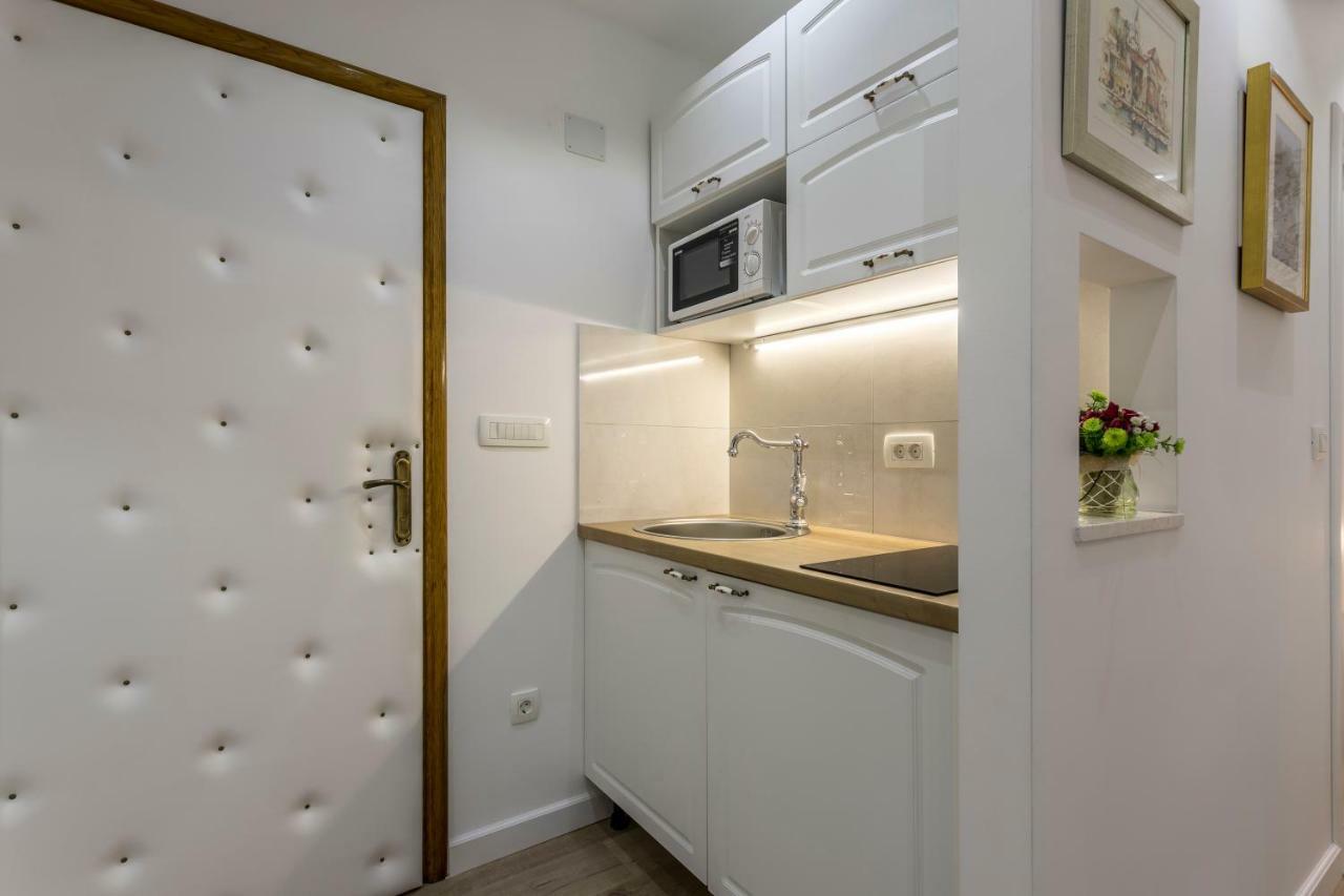 Split Center Apartments エクステリア 写真